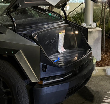 Tesla Cybertruck spotted in California with tonneau cover, tailgate opening