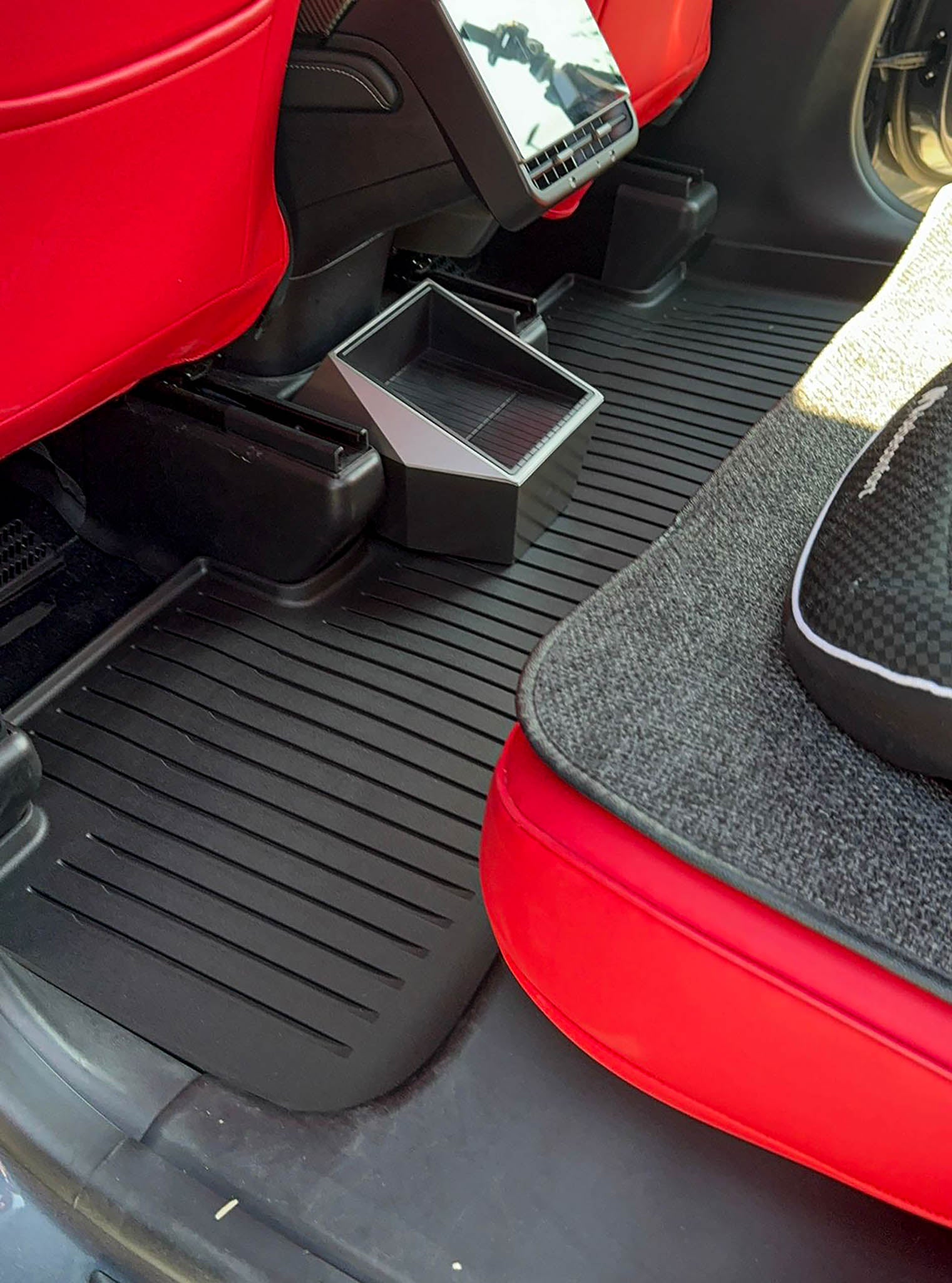 Overstock EU All Weather Floor Mats for Model Y Yeslak Overstock EU All Weather Floor Mats for Model Y Yeslak