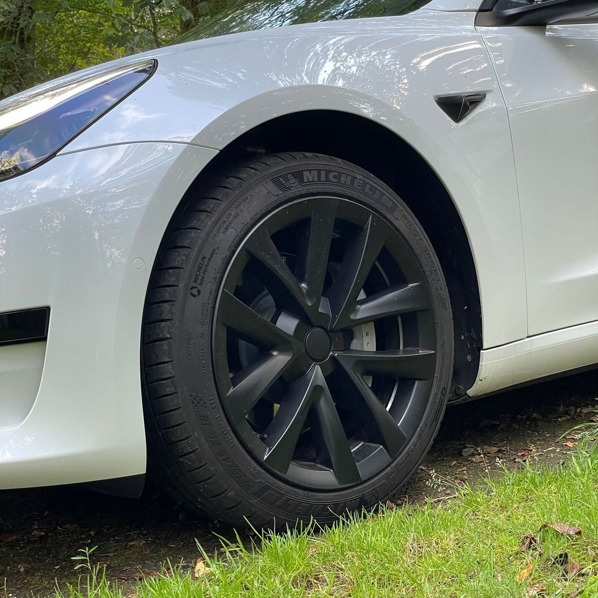 Capuchon d'enjoliveur de roue TESLA MODEL 3 AWD 1044231-99-B 2020