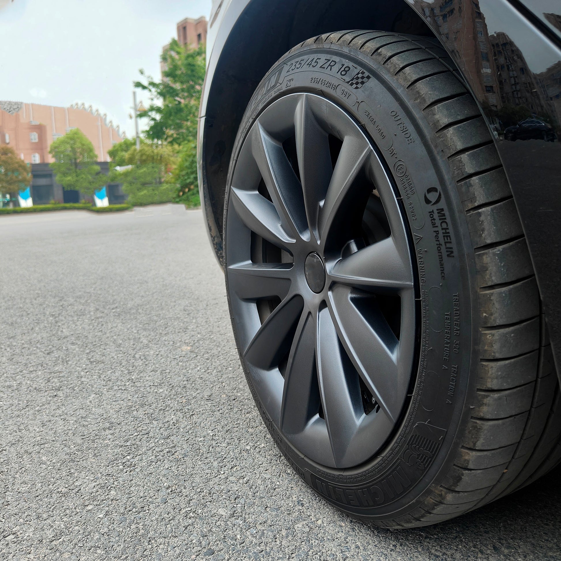 Cyclone-style Hubcaps Wheel Covers For Tesla Model 3 18'' Aero wheels
