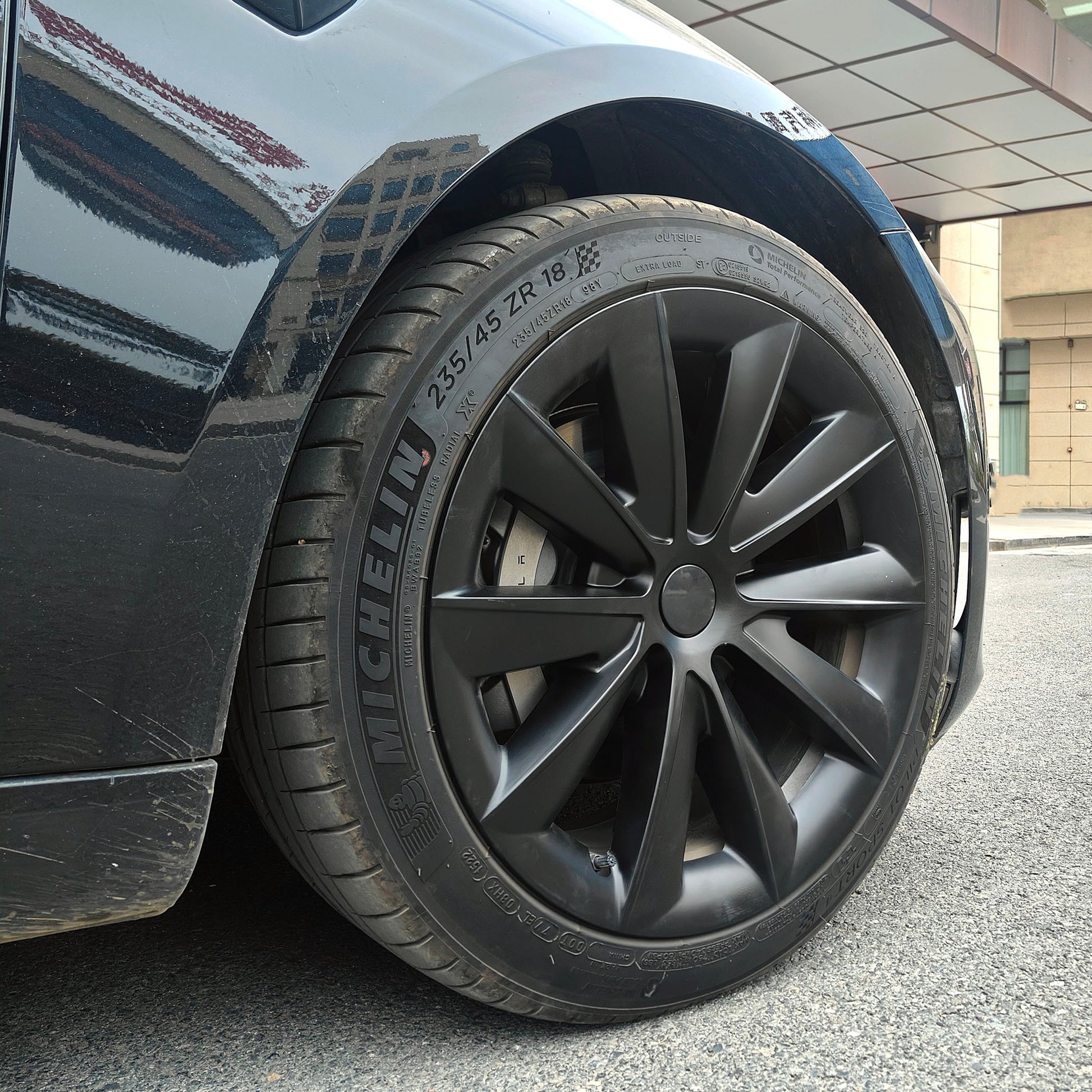Cyclone-style Hubcaps Wheel Covers For Tesla Model 3 18'' Aero wheels