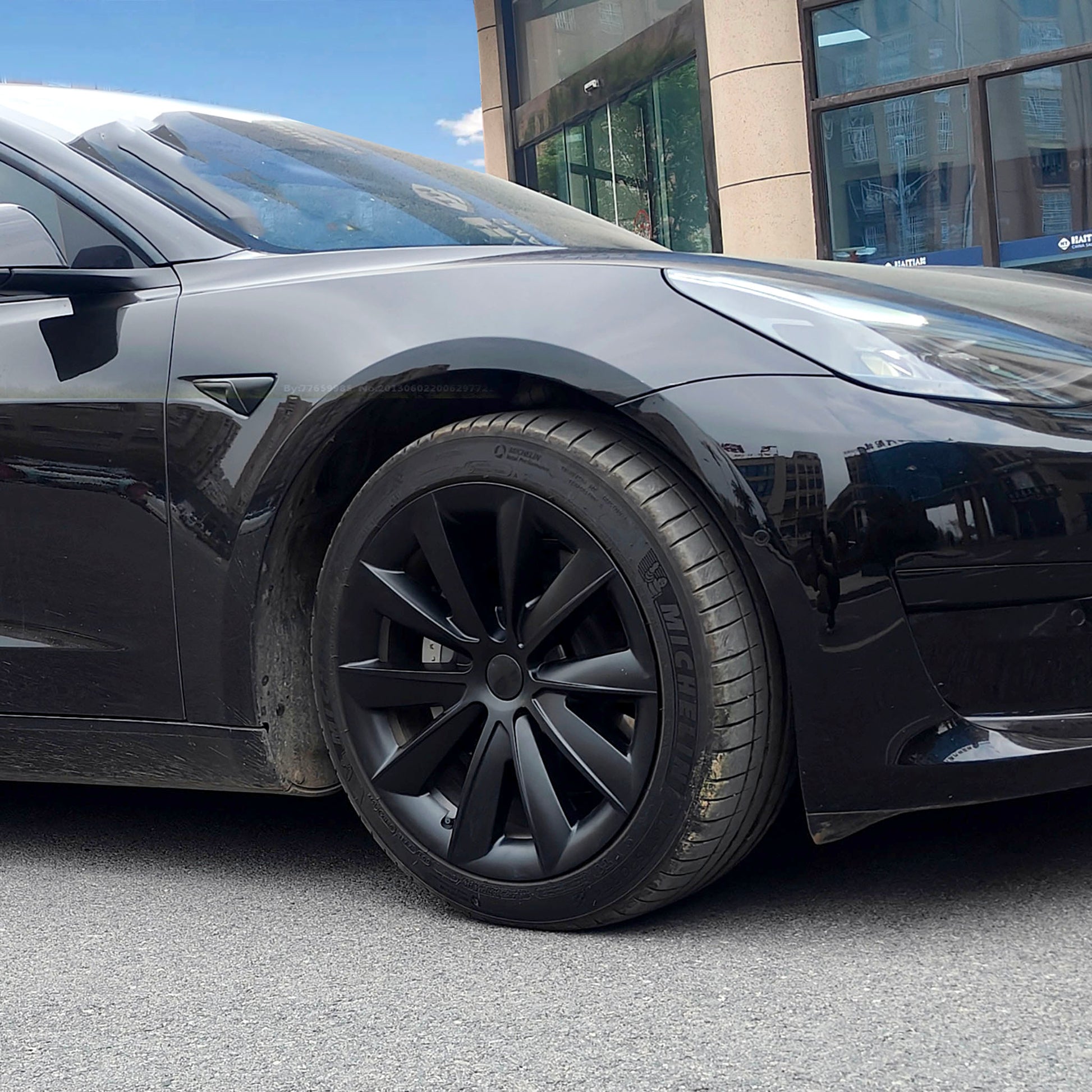 Cyclone-style Hubcaps Wheel Covers For Tesla Model 3 18'' Aero wheels