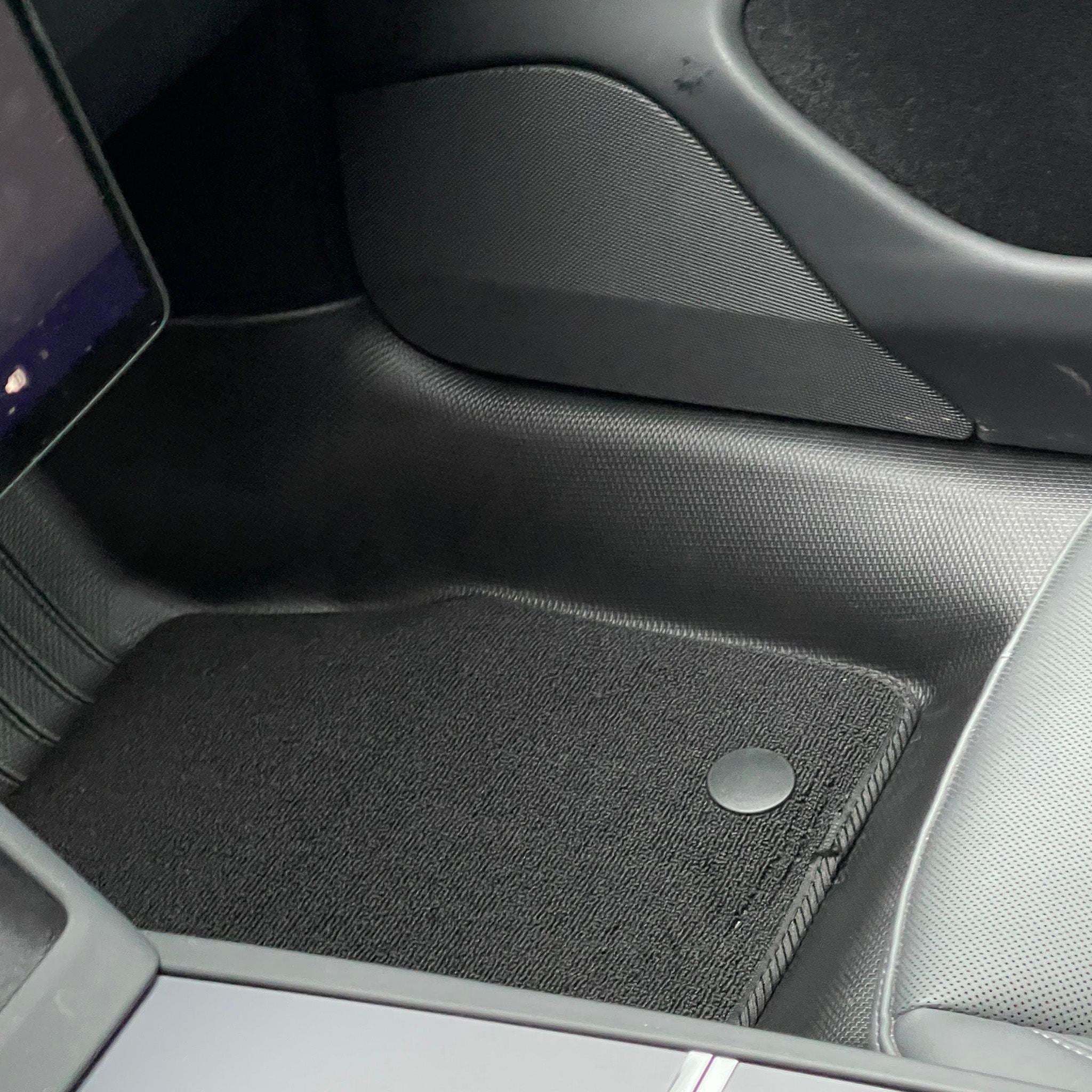 Tappetini per interni in moquette per Model 3 - The Official Tesla Tappetini per interni in moquette per Model 3 - The Official Tesla