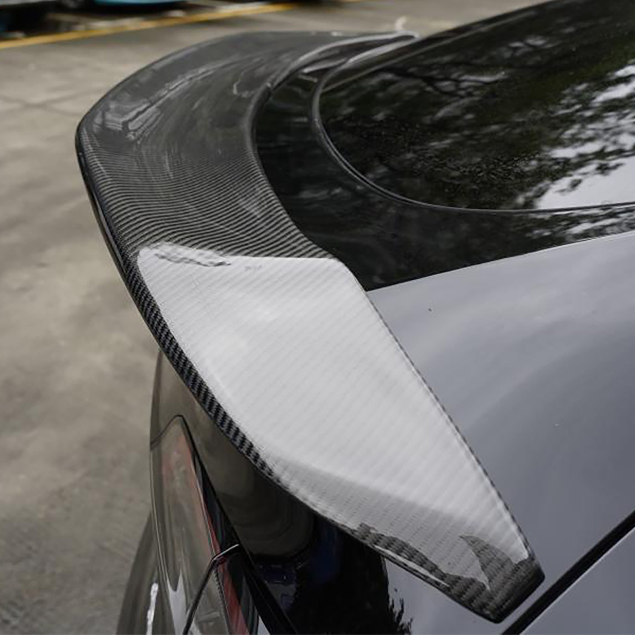 Tesla Model Y V-Style Spoiler Real Carbon Fiber