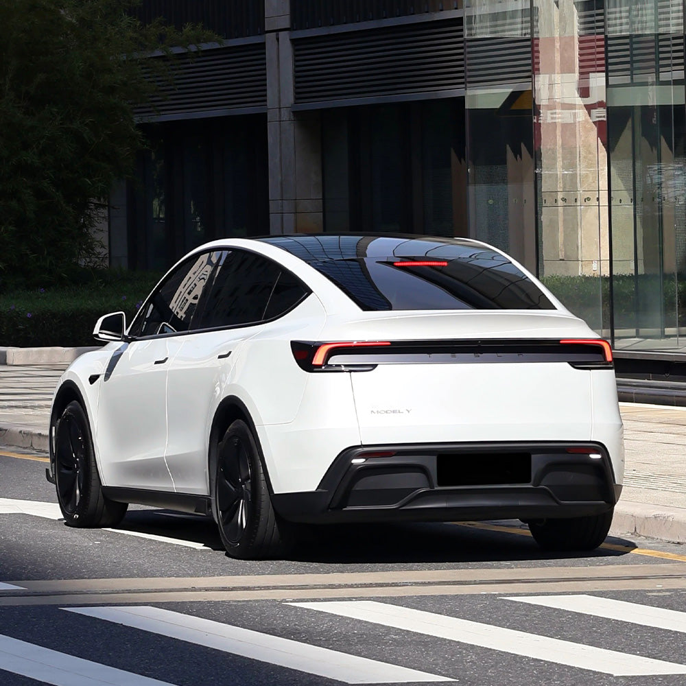 Tesla Model Y 2025＋　リアエンブレムトリム Real Carbon Fiber Rear Bumper Trim for Tesla Model Y Juniper