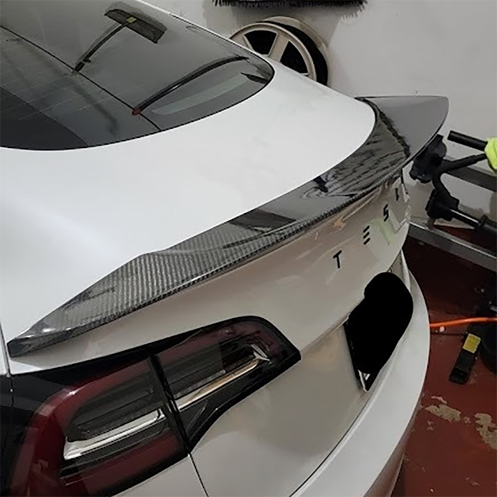 Tesla Rear Spoiler Refit Kit Tesla Model 3 (17-23) V-Style Real Carbon Fiber Rear Spoiler – Yeslak ...