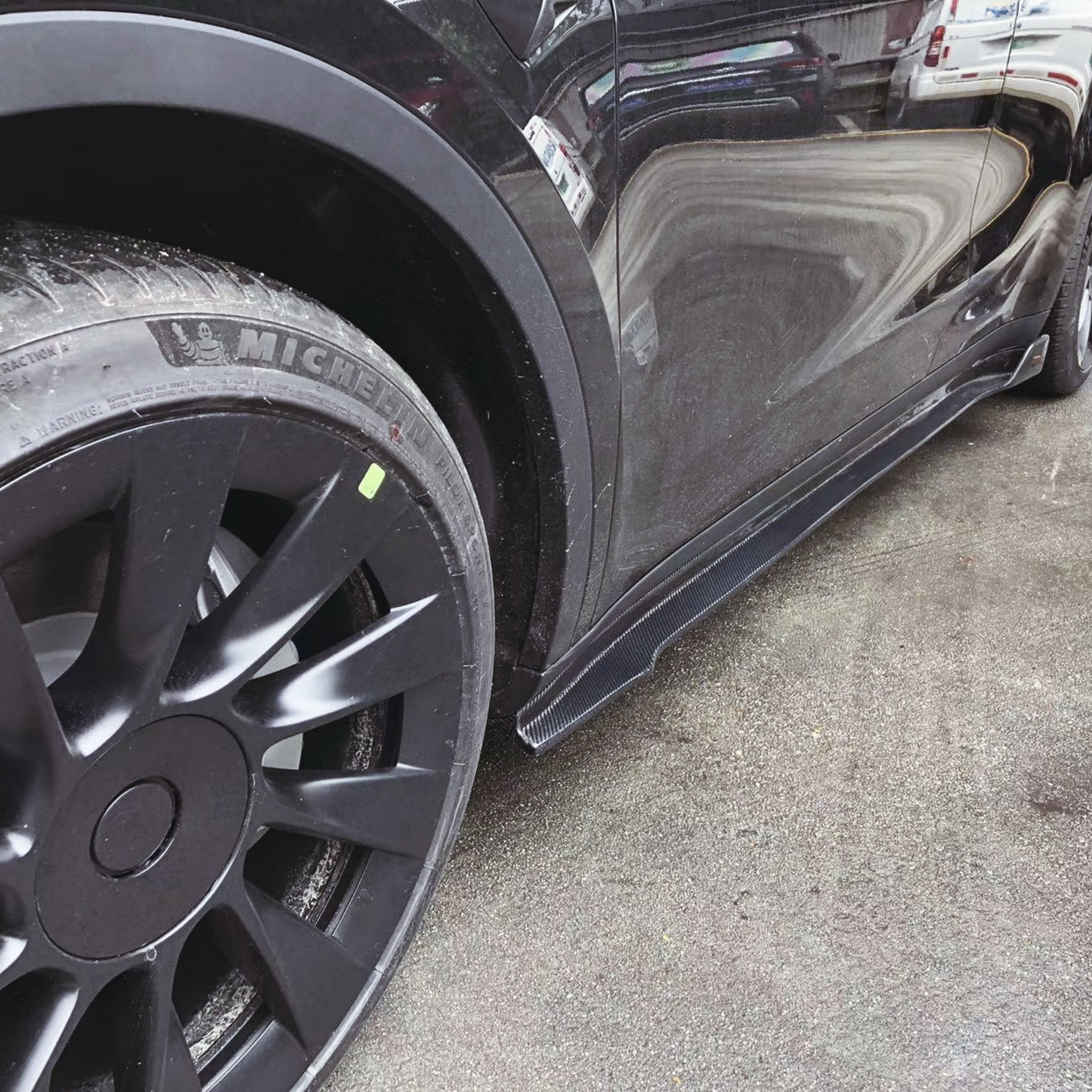 Premium Carbon Fiber Side Skirts for Tesla Model Y | High-Performance Aero Kit (Matte/Glossy Finish)