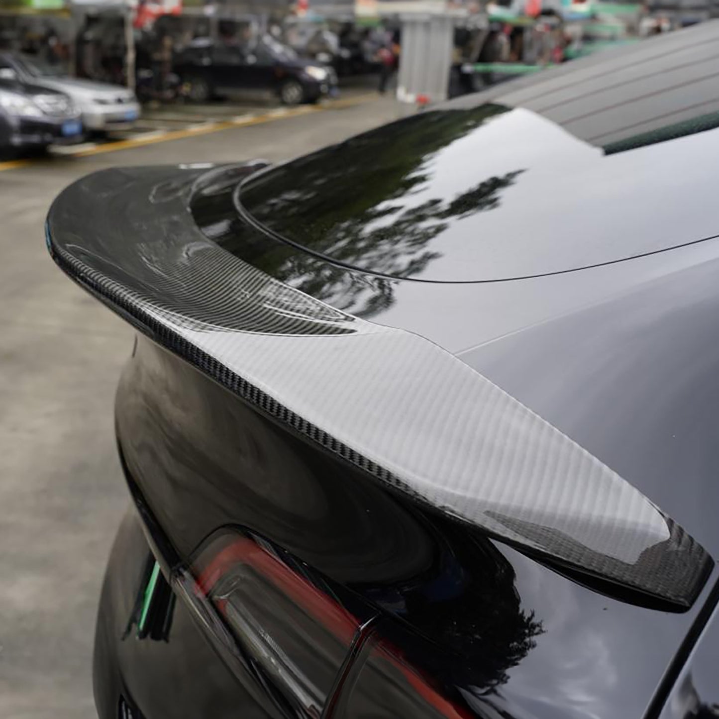 Tesla Model Y V-Style Spoiler Real Carbon Fiber
