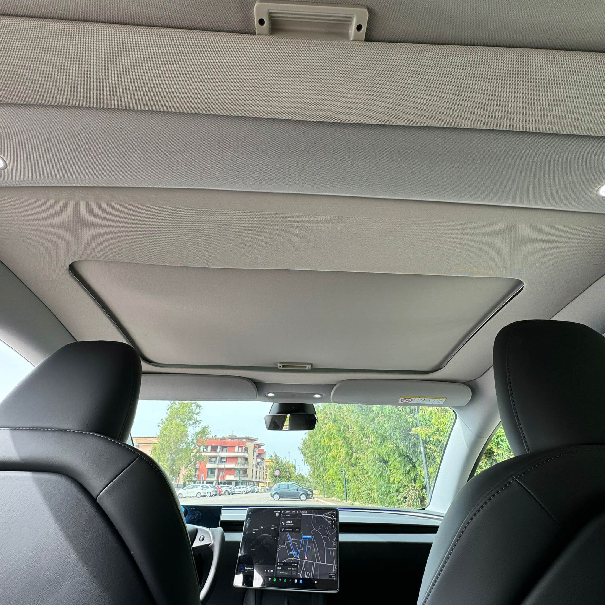 EaseTech Pare-Soleil De Toit Tesla Model Y - Pliable, Fixation Invisible, Bloque UV Et Chaleur Pour Intérieur Plus Frais
