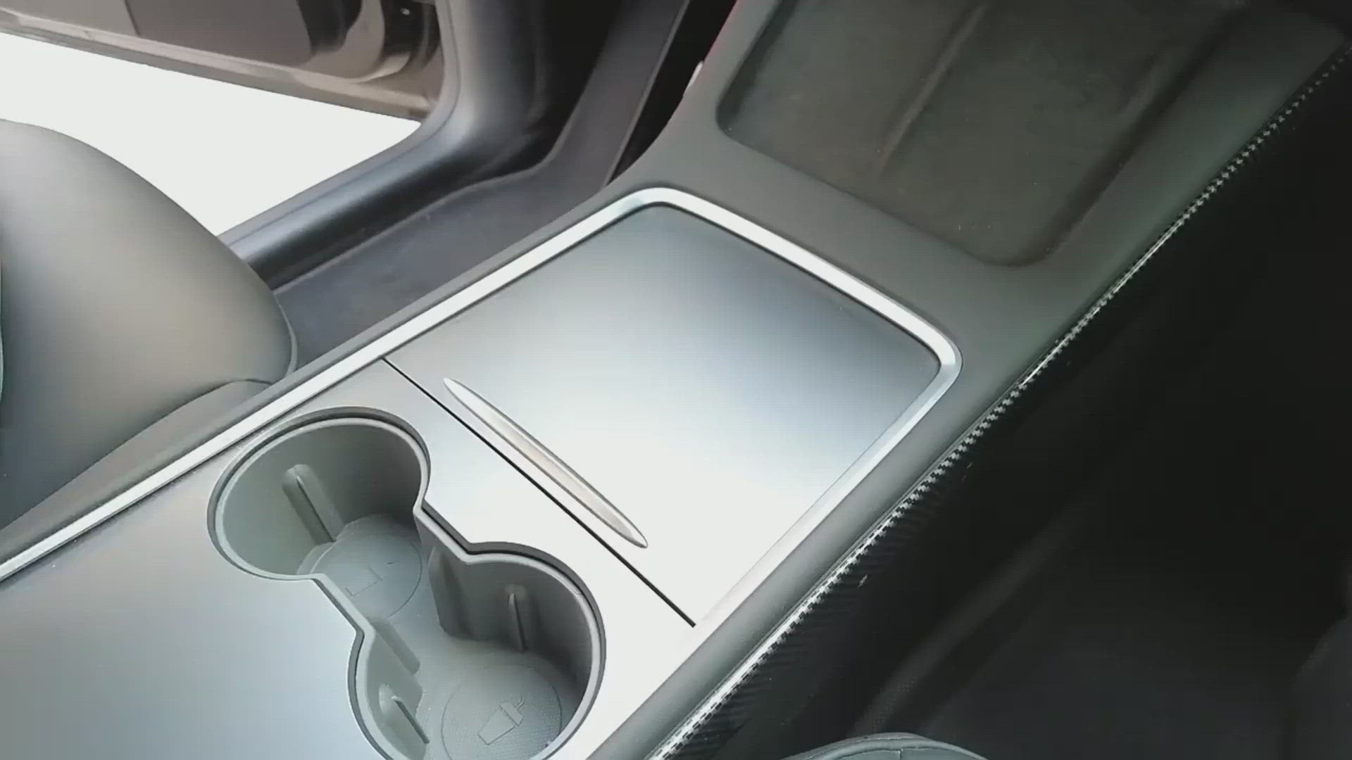 Best Hidden Storage Tray for the Tesla Model 3 & Y installation video by Yeslak